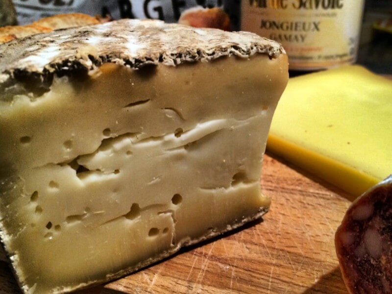 alps-cheese-tomme-de-savoir-credit-tasteofsavoie.wordpress.com-si